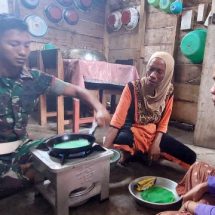 Buka Peluang UMKM Baru Kampung Lisabata, Prajurit Ajusta Ajarkan Buat Makanan Olahan