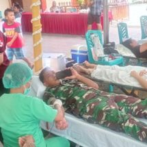 Danramil 1710-02/Timika Turut Berpartisipasi Pada Kegiatan Bhakti Sosial Donor Darah Dalam Rangka Perayaaan Injil Masuk Papua