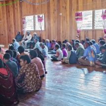Tingkatkan Keimanan, Satgas Yonif Mekanis 203/AK Laksanakan Ibadah Bersama Jemaat Gereja Mowi