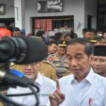 Pangdam Diponegoro Dampingi Presiden RI Blusukan Ke Pasar Surakarta
