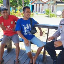 Bhabinkamtibmas Pulau Pramuka Ajak Warga Jaga Kamtibmas dan Perangi Hoax
