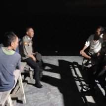 Anggota Polsek Kep. Seribu Utara Ajak Warga Pulau Kelapa Jaga Kamtibmas