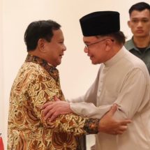 Menhan Prabowo Bertemu PM Malaysia Anwar Ibrahim, Bicara Hubungan Bilateral Dan Regional