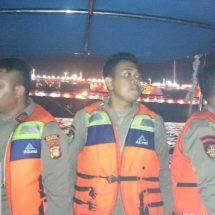 Patroli Malam Satuan Polair Polres Kep. Seribu Jaga Kamtibmas dan Himbau Keselamatan Berlayar di Perairan Pulau