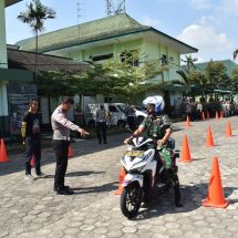 Deni Ceni Accident Lalin, Prajurit Wijayakusuma Di Safety Riding Polresta Banyumas