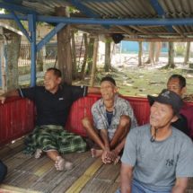 Bhabinkamtibmas Pulau Untung Jawa Membangun Silaturahmi dengan Masyarakat Melalui Sambang