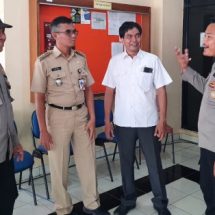 Kanit Binmas Polsek Kep. Seribu Selatan dan Bhabinkamtibmas Pulau Tidung Jalin Kemitraan dalam Pengamanan Masyarakat
