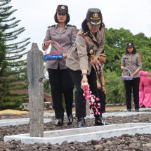 Polwan Polres Magelang Kota Melaksanakan Ziarah ke Taman Makam Pahlawan Giri Darmoloyo