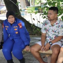 Srikandi Polres Kep. Seribu Bersama Masyarakat Pulau Tidung dalam Kegiatan Jumat Curhat