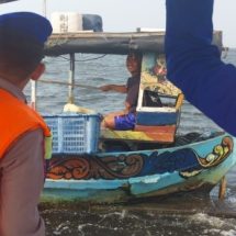 Team Patroli Satuan Polair Polres Kepulauan Seribu Berjaga di Perairan Pulau Pari untuk Menjaga Keamanan Laut