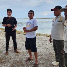 Bhabinkamtibmas Pulau Pramuka, Bripka Marwansyah, Sambangi Wisatawan dan Sosialisasikan Keselamatan Laut