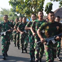 Bina Fisik Dan Jaga Imunitas Tubuh, Prajurit Yomarmed 11 Kostrad Laksanakan Lari Pagi