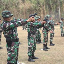 Latihan Menembak Senjata Ringan Asah Kemampuan Prajurit Putra Yudha