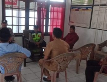 Sambangi Kantor Desa Sukaraja, Anggota Polsek Buay Madang Jalin Silaturahmi dan Sinergitar