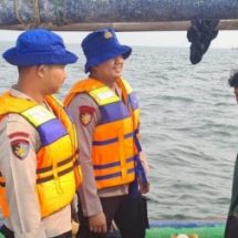 Team Patroli Satpolair Polres Kepulauan Seribu Tinjau dan Himbau Keselamatan Nelayan di Perairan Pulau Damar
