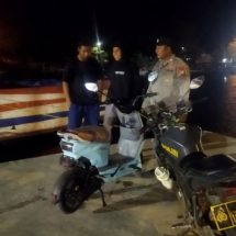 Patroli Malam Rutin, Polsek Kep. Seribu Utara Cegah Kenakalan Remaja dan Kampanye Anti Hoax di Pulau Kelapa