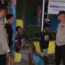 Polsek Kepulauan Seribu Utara Gelar Patroli Malam Polri Presisi Sambil Ajak Warga Jaga Kamtibmas