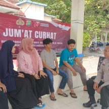 Bhabinkamtibmas Pulau Untung Jawa Gelar Kegiatan Jumat Curhat untuk Mencari Solusi Keluyuran Remaja dan Keamanan Lingkungan