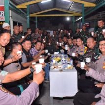 TNI & Polri di Cengkareng Ngopi Bareng, Diskusi Hadapi Pemilu 2024