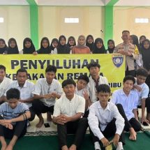 Sat Binmas Polres Kepulauan Seribu dan Mahasiswi UNJ Sosialisasikan Bahaya HOAX serta Ajak Siswa MAN PKU Pulau Tidung Sukseskan Pemilu 2024