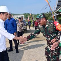 Panglima TNI Mendampingi Presiden RI Groundbreaking Kodim IKN
