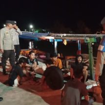 Patroli Malam Sambang Dialogis Polsek Kepulauan Seribu Utara di Pulau Kelapa