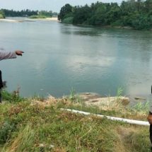 Tekan Resiko Banjir Diwilayah, Polsek Buay Madang Laksanakan Giat Rutin Pengecekan Debit Air Sungai