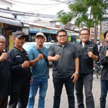 Jumat Berkah, Ketua dan Pengurus FWJ Indonesia Korwil Jakarta Barat Bagikan Nasi Bungkus