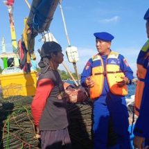 Team Patroli Satpolair Polres Kepulauan Seribu Patroli Laut Dialogis, Berikan Himbauan Kamtibmas dan Ajak Sukseskan Pemilu 2024