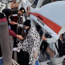 Sat Samapta Polres Kepulauan Seribu Berikan Pengamanan Humanis saat Kedatangan Wisatawan di Dermaga 16 Marina Ancol