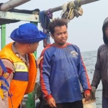 Team Patroli Satpolair Polres Kepulauan Seribu di KP. VII – 40 – 203 Siaga di Perairan Pulau Lancang: Antisipasi Kejahatan Laut dan Himbau Keselamatan Berlayar