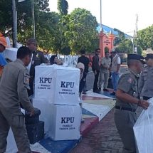 Polsek Kepulauan Seribu Utara Bersama TNI dan Satpol PP Lakukan Pengamanan Distribusi Logistik Pemilu