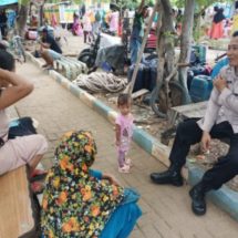 Bhabinkamtibmas Pulau Kelapa Sosialisasikan Pencegahan Stunting dan Peringatkan Bahaya Hoax kepada Ibu-Ibu