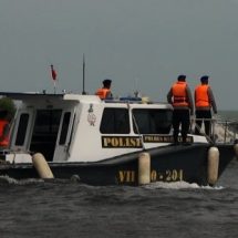 Upaya Pencarian Korban Hilang Kapal KM Pari Kudus Terbalik di Perairan Pulau Rambut, Kepulauan Seribu