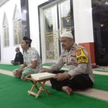 Bhabinkamtibmas Pulau Harapan Giat Tadarusan Bersama Warga di Masjid Al-Hidayah