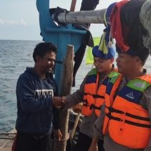 Satpolairud Polres Kepulauan Seribu Berikan Himbauan Kamtibmas kepada Nelayan di Perairan Pulau Pari