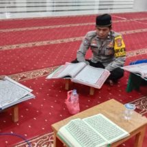 Bhabinkamtibmas Pulau Panggang Sambut Bulan Ramadhan dengan Giat Hataman dan Tadarus Al-Qur’an