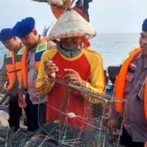 Patroli Satpolairud Polres Kepulauan Seribu: Giat Dialogis di Laut, Himbau Keselamatan Nelayan dan Antisipasi Kejahatan
