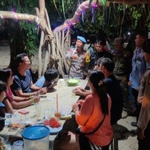Patroli Malam Perintis Presisi: Antisipasi Gangguan Kamtibmas dan Himbau Waspada Hoax di Pulau Tidung