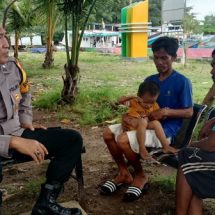 Bhabinkamtibmas Pulau Kelapa, Polres Kepulauan Seribu Lakukan Sambang Warga Pasca Pemilu 2024