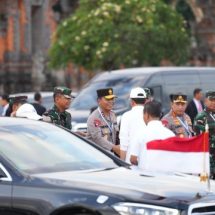 Kapolda Bali Dampingi Kapolri dan Panglima TNI Antar Keberangkatan Presiden RI